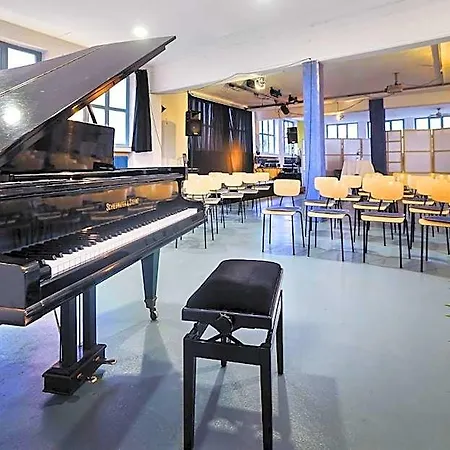 Hotel Abz *