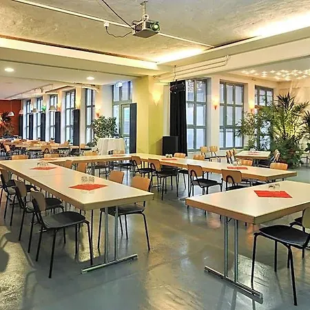 Hotel Abz *