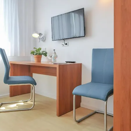 Hotel Gaestehaus Abz *